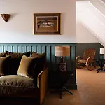 La Maison Du Bassin Otel