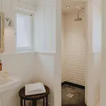 La Maison Du Bassin