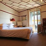 La Maison Du Bassin Hotel 3*