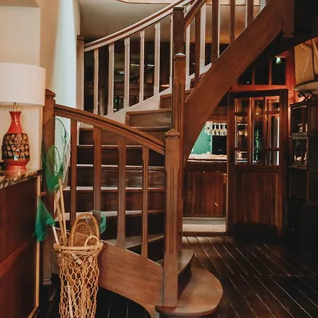 Hotel La Maison Du Bassin 3*
