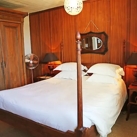 La Maison Du Bassin Hotel