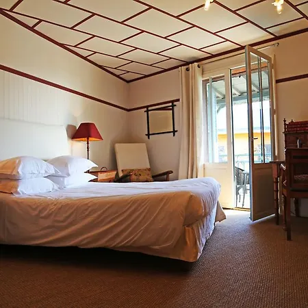 La Maison Du Bassin Hotel 3*
