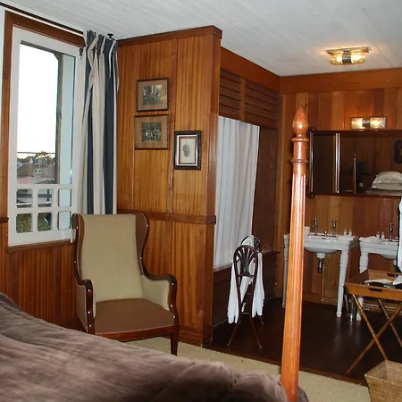 Hotel La Maison Du Bassin 3*